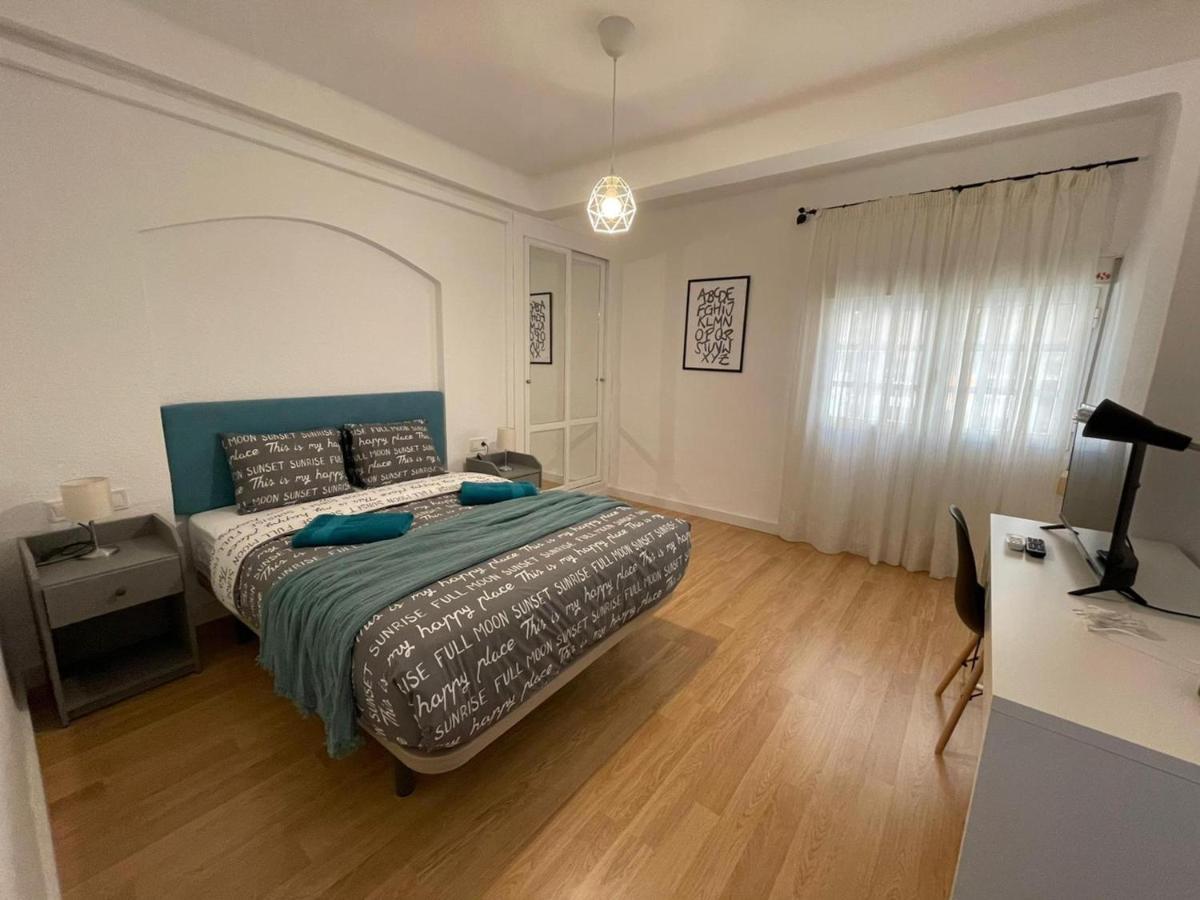 Holidays2Malaga 2 Bedroom Armengual De La Mota Close Shopping Center Eksteriør bilde