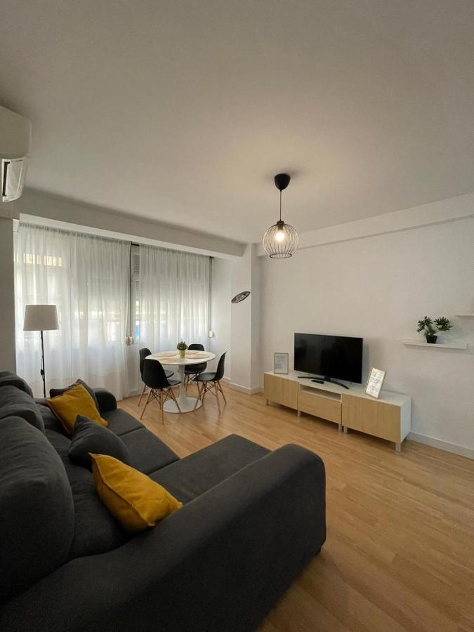 Holidays2Malaga 2 Bedroom Armengual De La Mota Close Shopping Center Eksteriør bilde