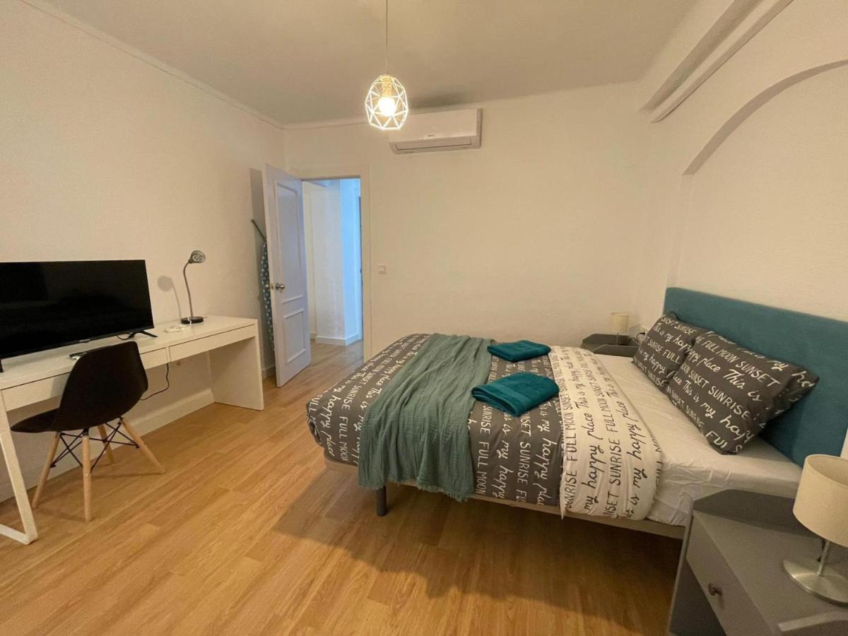 Holidays2Malaga 2 Bedroom Armengual De La Mota Close Shopping Center Eksteriør bilde