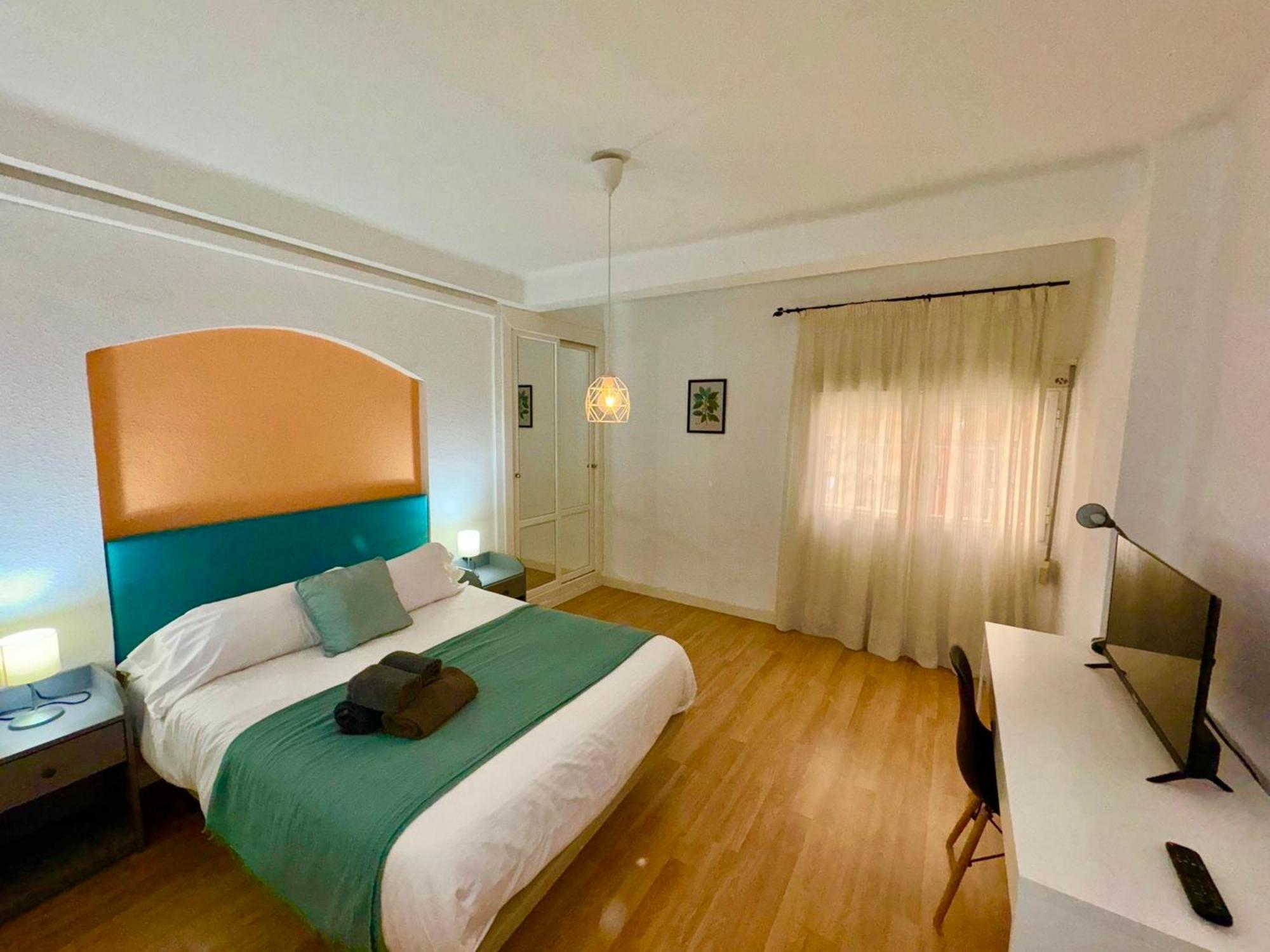 Holidays2Malaga 2 Bedroom Armengual De La Mota Close Shopping Center Eksteriør bilde